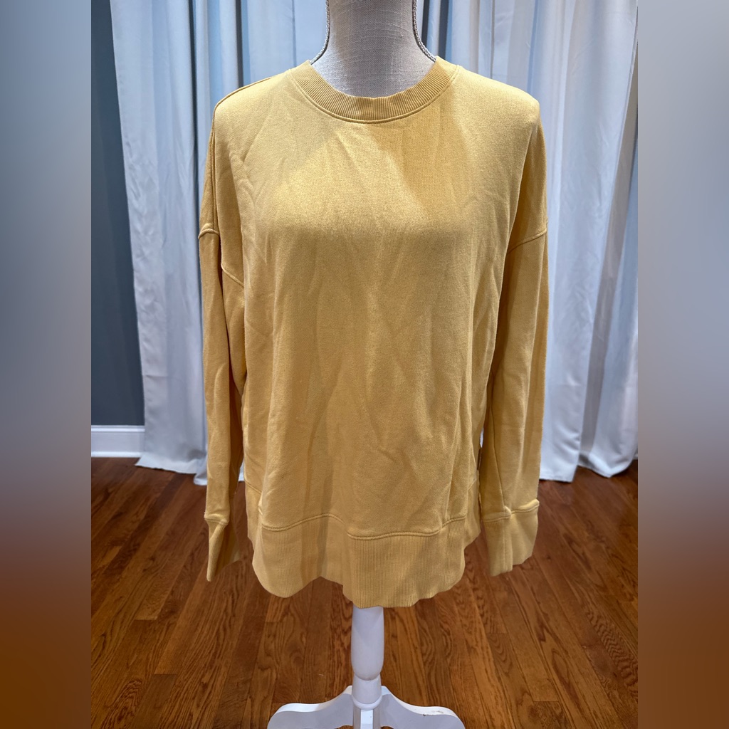 Time And Tru Mustard Yellow Sweatshirt Women’s Size Small Euc